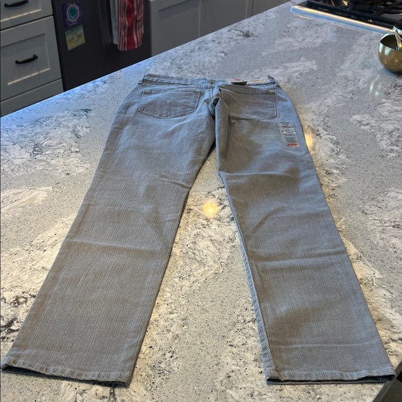 NWT Levi's Curve ID Women's Light Gray Straight Leg Jeans Size 26 - Picture 5 of 9